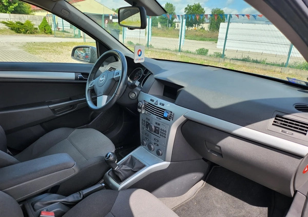 Opel Astra cena 15900 przebieg: 212506, rok produkcji 2009 z Piła małe 379